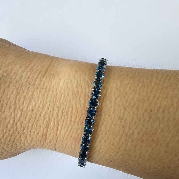 Genuine London Blue Topaz 💙 Bolo Bracelet Rhodium over Sterling Silver! - Picture 4 of 5